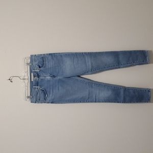 Women's Levi Jeans